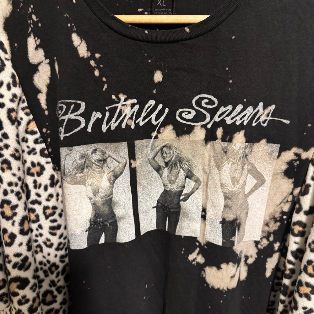 Custom Britney Spears Graphic Tee with Fleece Leopard Print Kimono Sleeves - Picture 4 of 5